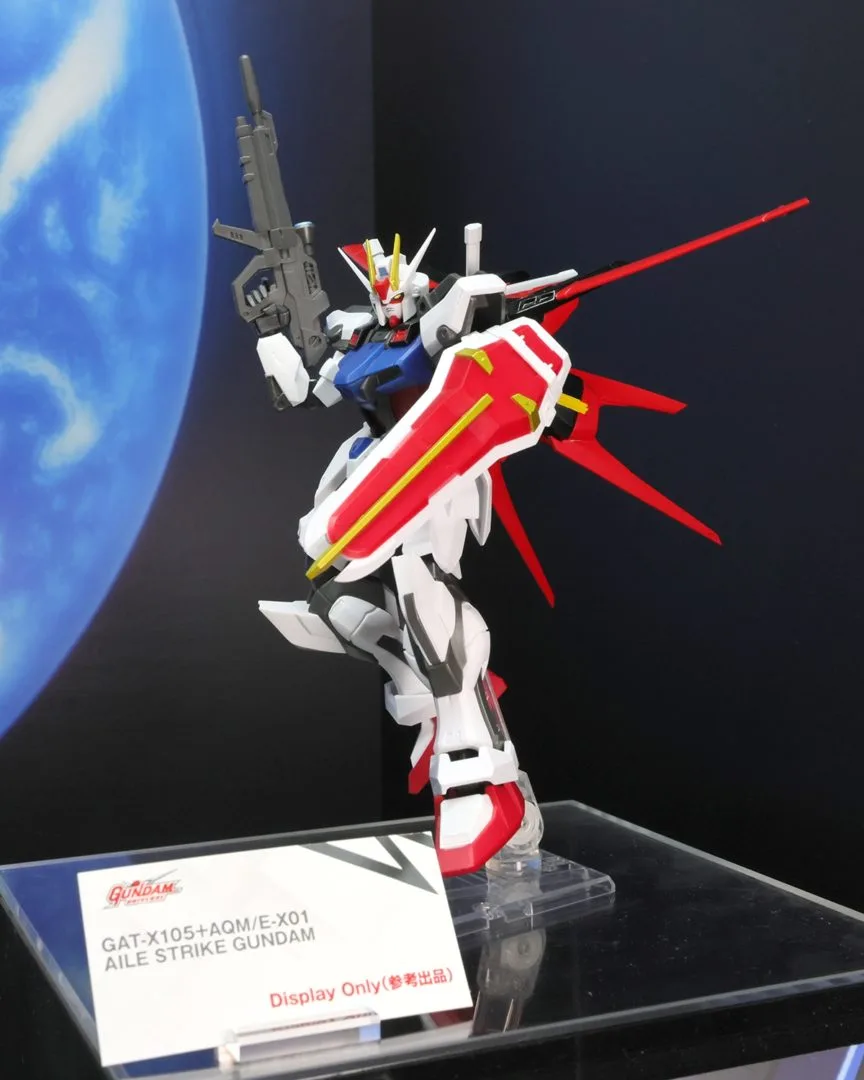GUNDAM UNIVERSE GAT-X105+AQM/E-X01 AILE STRIKE GUNDAM　参考出品