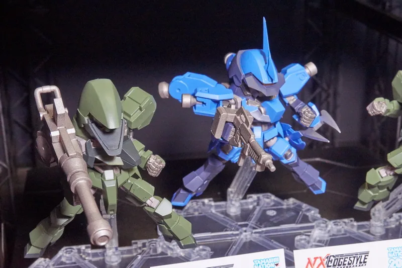 「NXEDGE STYLE」では、「グレイズ（一般機）」や「百錬」が参考出品され、脇を固める機体が充実しています。