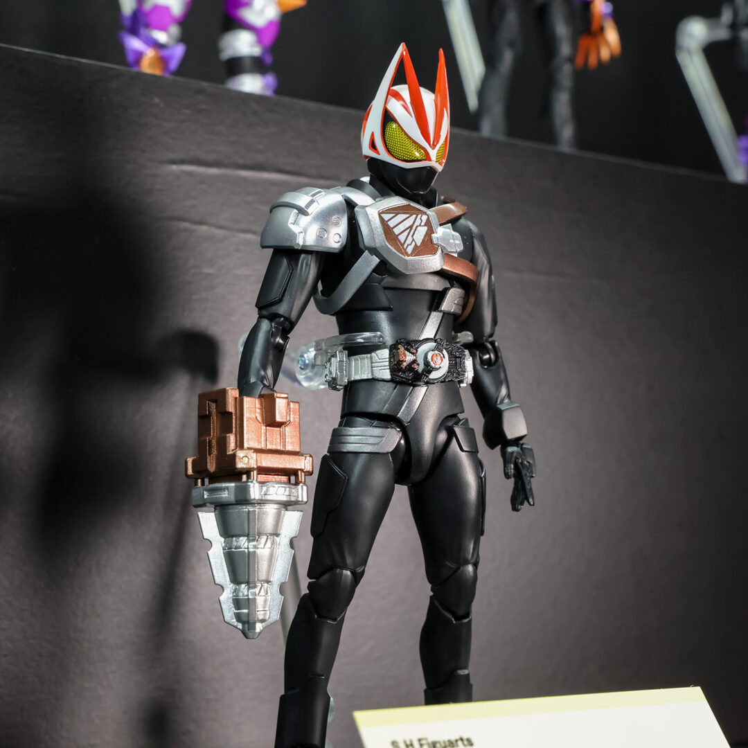 S.H.Figuarts 仮面ライダーギーツ エントリーレイズフォーム　発売中
S.H.Figuarts 仮面ライダーギーツ アームドドリル　参考展示