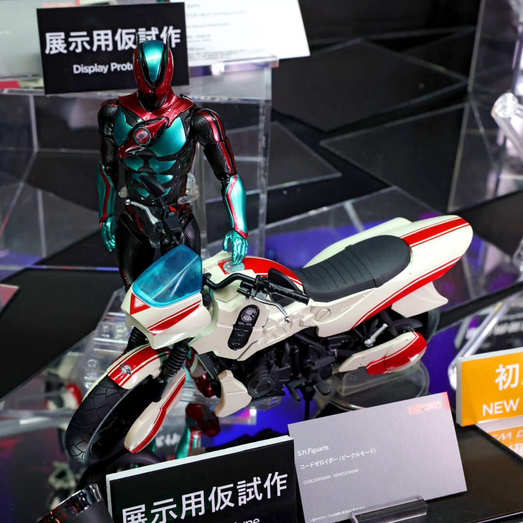 S.H.Figuarts 仮面ライダーゼッツ フィジカムインパクト　2025年12月店頭発売予定
S.H.Figuarts コードゼロイダー（ビークルモード）　参考出品