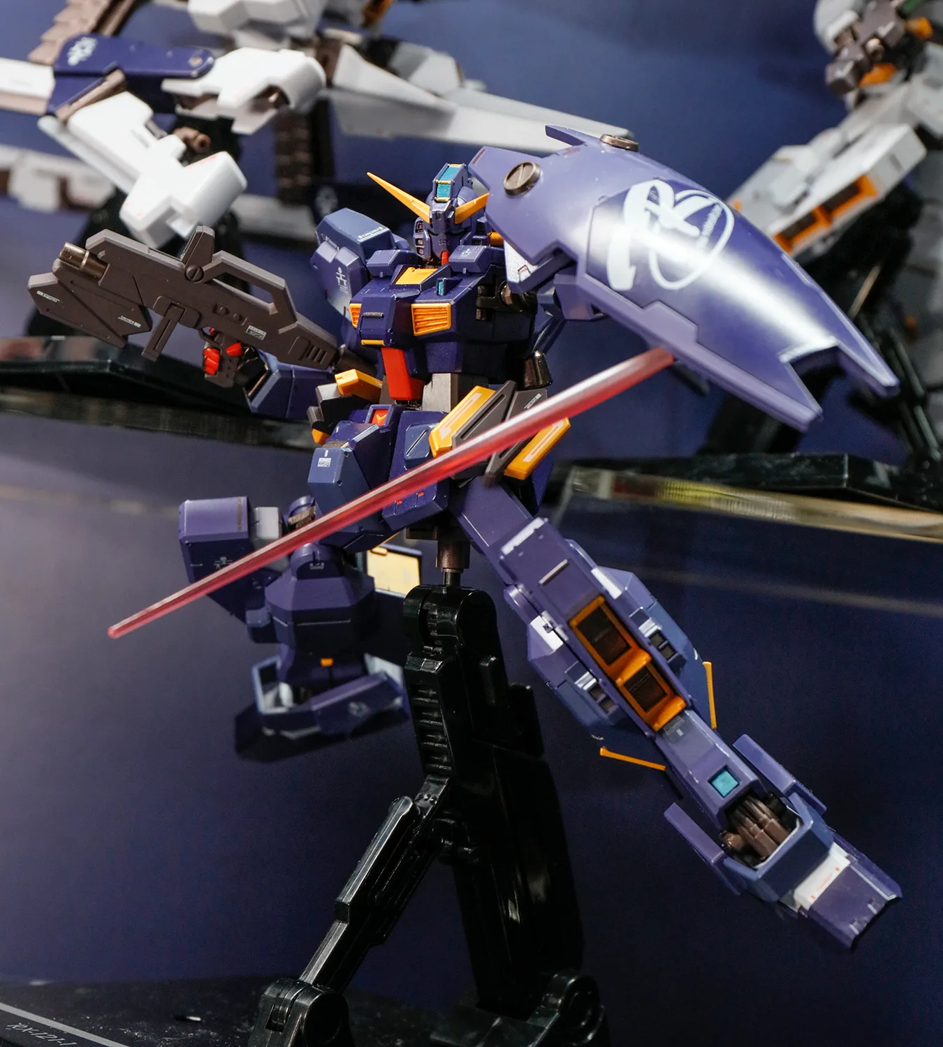 「METAL ROBOT魂 ＜SIDE MS＞ ガンダム TR-1［ヘイズル改］(実戦配備カラー)＆オプションパーツセット」 参考出品