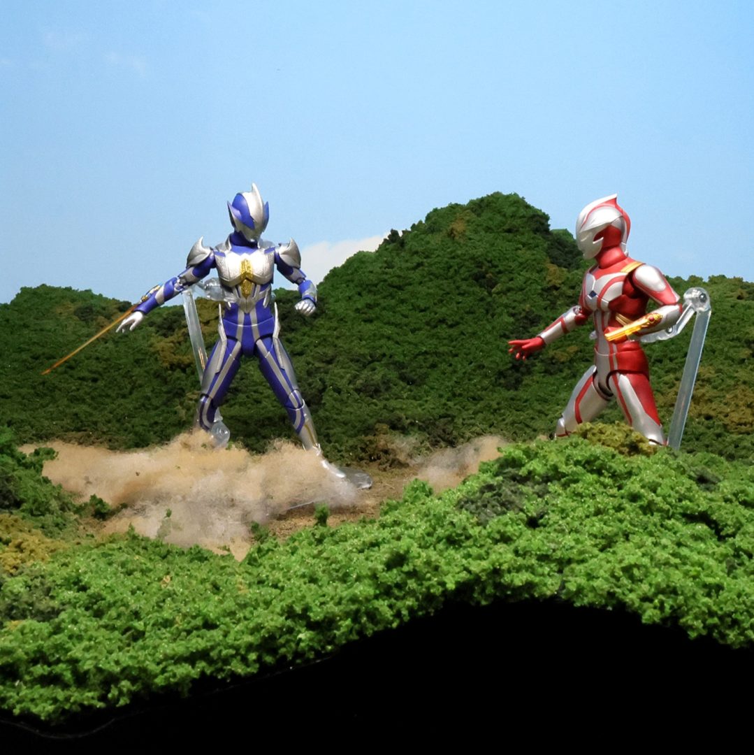 S.H.Figuarts ウルトラマンメビウス　発売中
S.H.Figuarts ハンターナイトツルギ　参考出品