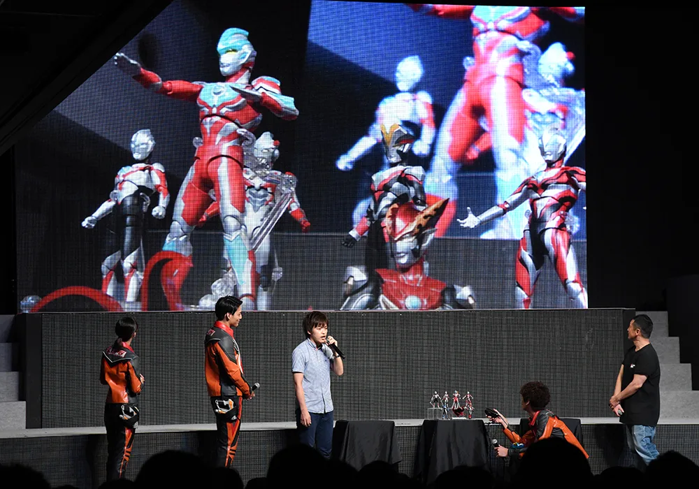 BANDAI SPIRITS S.H.Figuarts『ウルトラマン』シリーズ担当・光岡（画像中央）より新商品の紹介
©円谷プロ