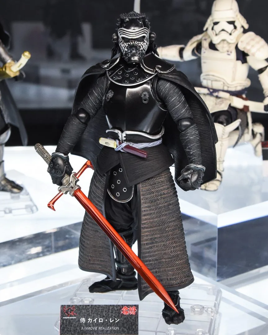 名将MOVIE REALIZATION 侍 カイロ・レン 2019年10月発売予定
© &™ Lucasfilm Ltd.