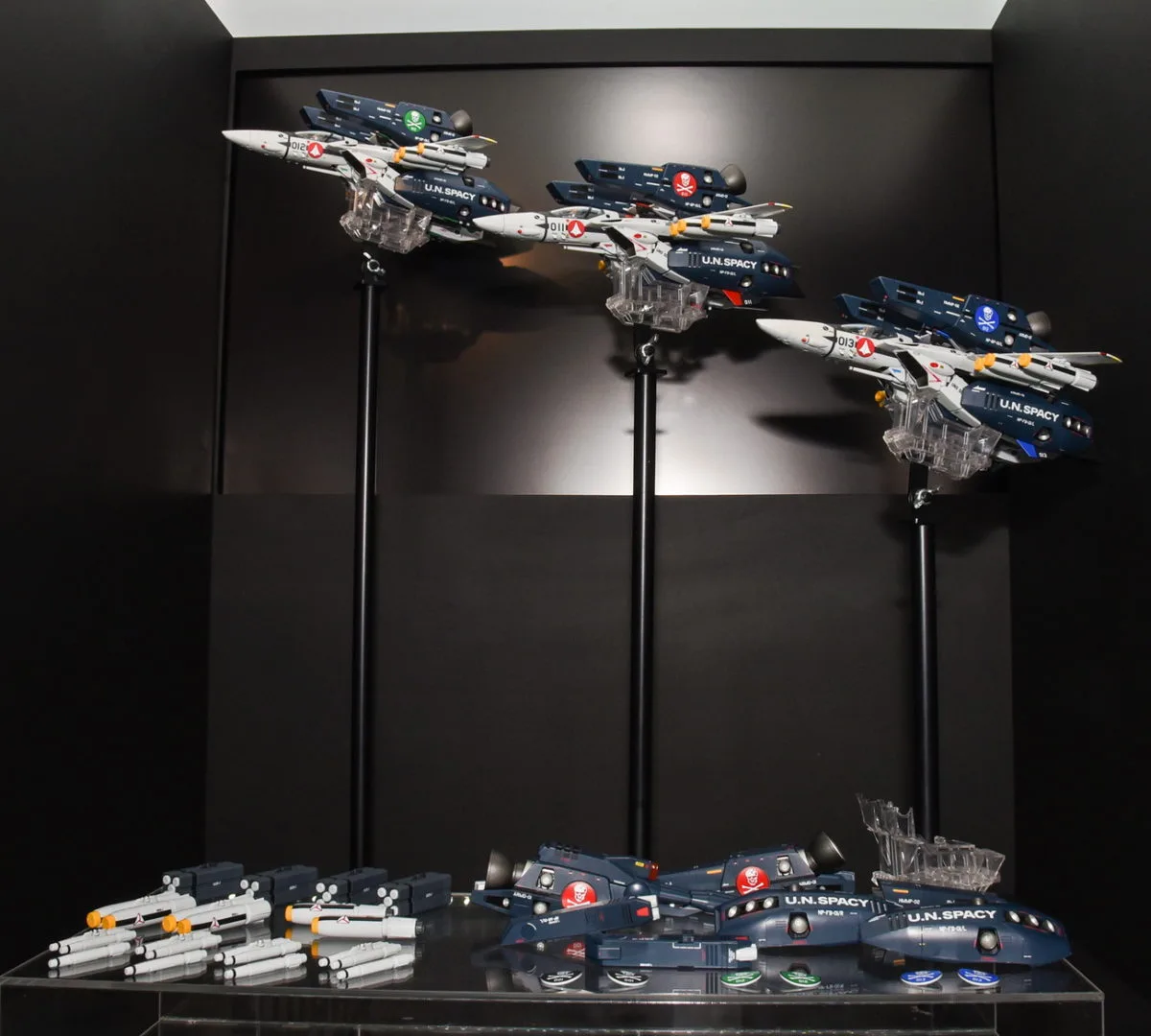DX超合金 劇場版VF-1Ａバルキリー（一条輝機）／参考展示
DX超合金 劇場版VF-1Ａバルキリー（マクシミリアン・ジーナス機）／参考展示
DX超合金 劇場版VF-1Ａバルキリー（柿崎速雄機）／参考展示
©1984 BIGWEST