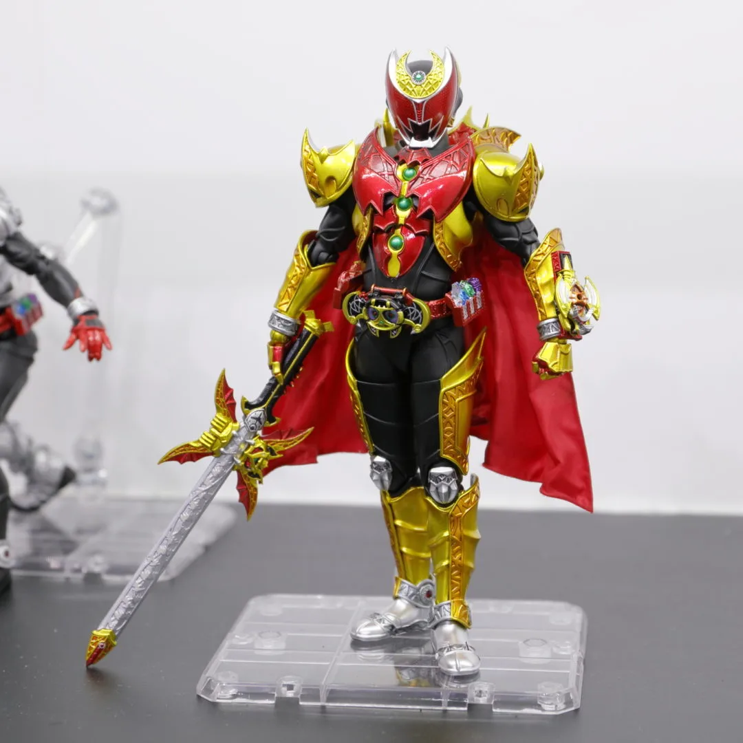 S.H.Figuarts（真骨彫製法） 仮面ライダーキバ エンペラーフォーム
©石森プロ・東映