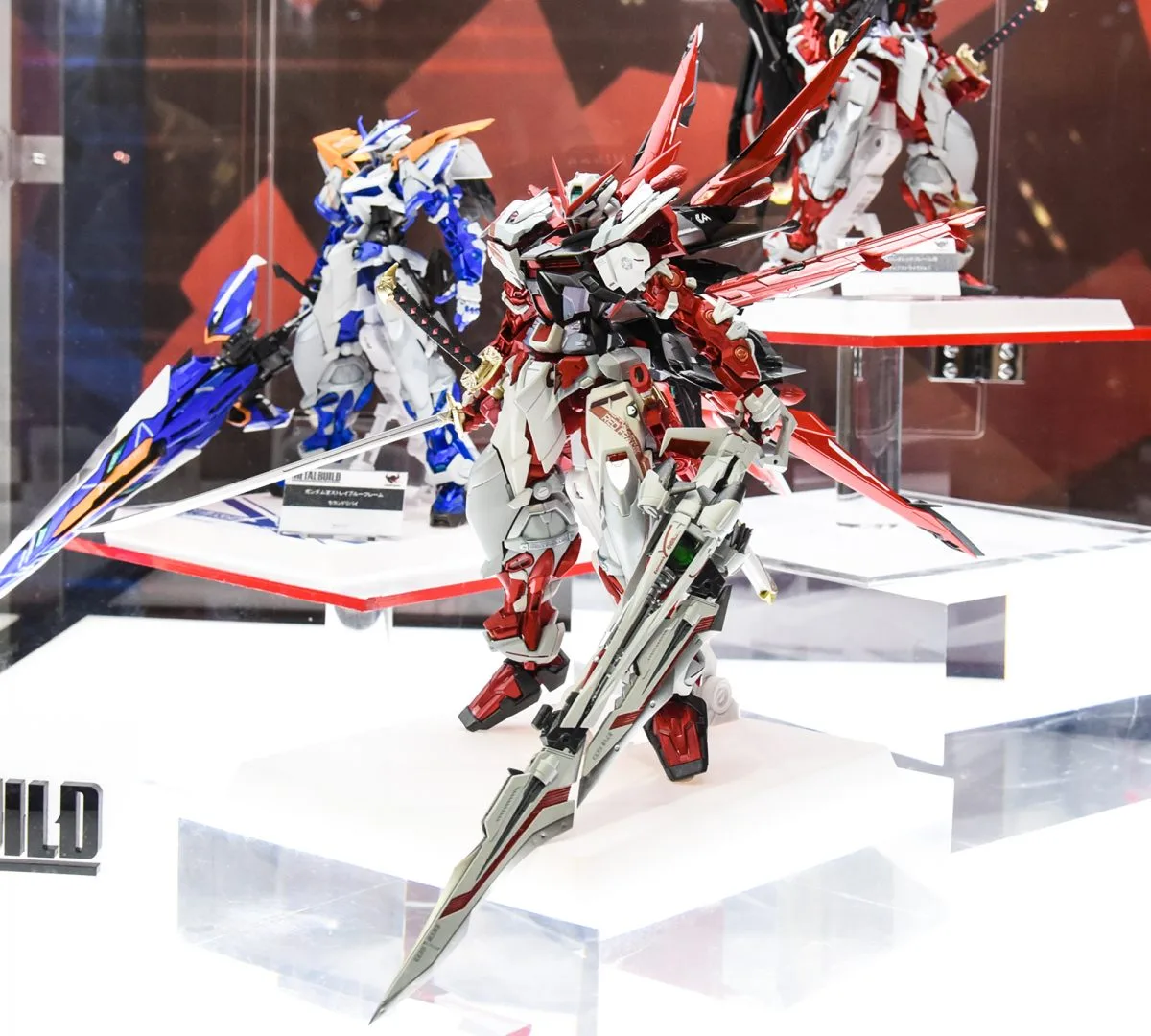 【参考出品】METAL BUILD ガンダムアストレイレッドフレーム改（オルタナティブストライクVer.）
METAL BUILD カレトヴルッフ オプションセット（魂ウェブ商店／受注終了）
METAL BUILD フライトユニット オプションセット（オルタナティブストライクVer.）（魂ウェブ商店／受注終了）
©創通・サンライズ
