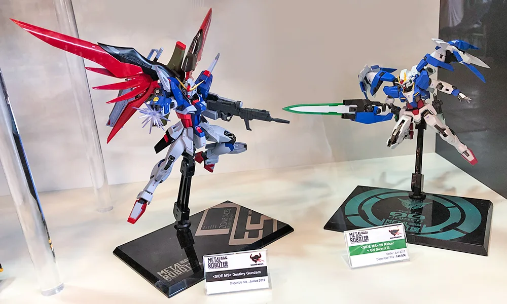 METAL ROBOT魂 ＜SIDE MS＞ デスティニーガンダム
METAL ROBOT魂 ＜SIDE MS＞ ダブルオーライザー＋GNソードIII
©創通・サンライズ