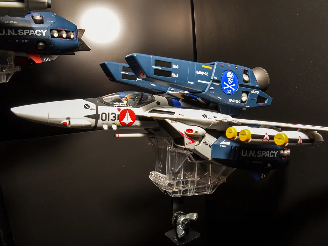 DX超合金 劇場版VF-1Ａバルキリー（マクシミリアン・ジーナス機）／参考展示
©1984 BIGWEST