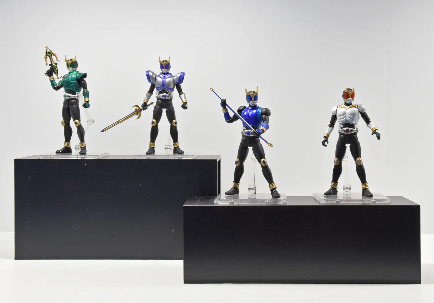 S.H.Figuarts（真骨彫製法）仮面ライダークウガ グローイングフォーム／参考展示
S.H.Figuarts（真骨彫製法）仮面ライダークウガ ドラゴンフォーム／参考展示
S.H.Figuarts（真骨彫製法）仮面ライダークウガ ペガサスフォーム／参考展示
S.H.Figuarts（真骨彫製法）仮面ライダークウガ タイタンフォーム／参考展示
©石森プロ・東映