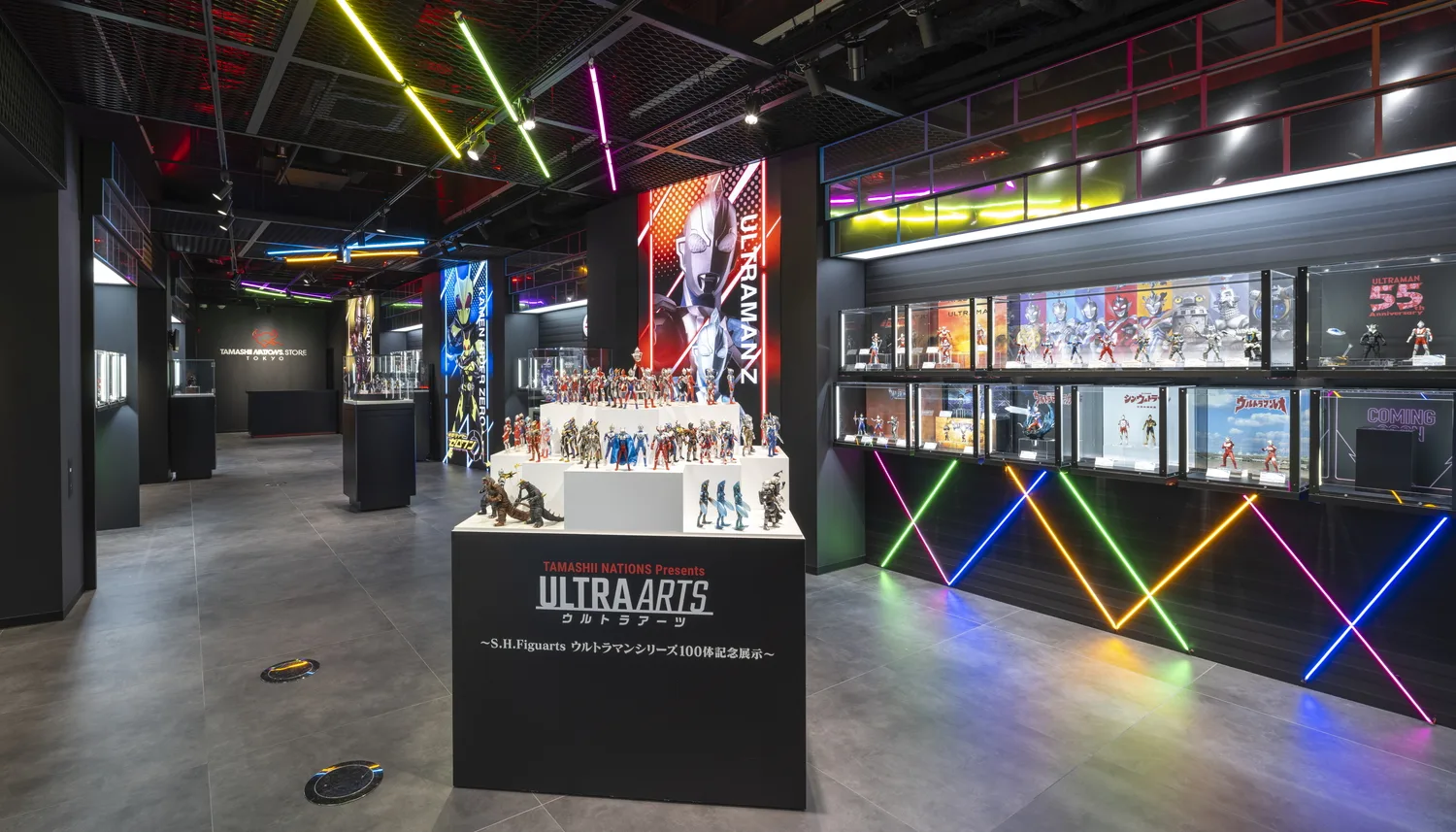 「TAMASHII NATIONS STORE TOKYO」イベントフロア全景