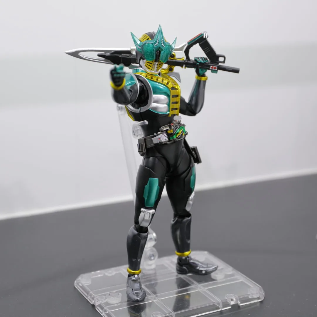 S.H.Figuarts（真骨彫製法） 仮面ライダーゼロノス アルタイルフォーム
©石森プロ・東映