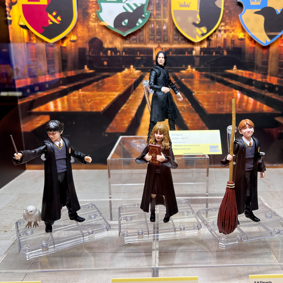 S.H.Figuarts ハリー・ポッター (ハリー・ポッターと賢者の石) 発売中
S.H.Figuarts ロン・ウィーズリー (ハリー・ポッターと賢者の石) 発売中
S.H.Figuarts ハーマイオニー・グレンジャー (ハリー・ポッターと賢者の石) 発売中
S.H.Figuarts セブルス・スネイプ 発売中
