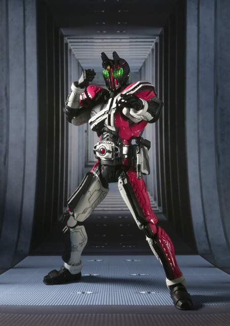 S.I.C. 極魂 仮面ライダーディケイド | 商品一覧 | 魂ウェブ