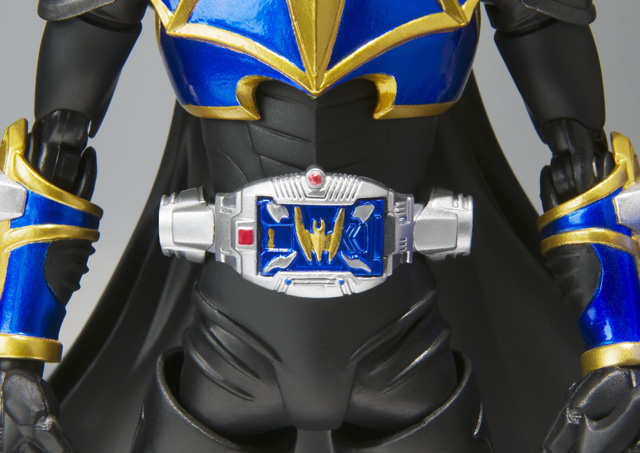 S.H.Figuarts 仮面ライダーナイトサバイブ | 商品一覧 | 魂ウェブ