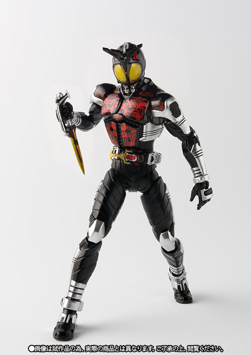 S.H.Figuarts（真骨彫製法） 仮面ライダーダークカブト | 商品一覧