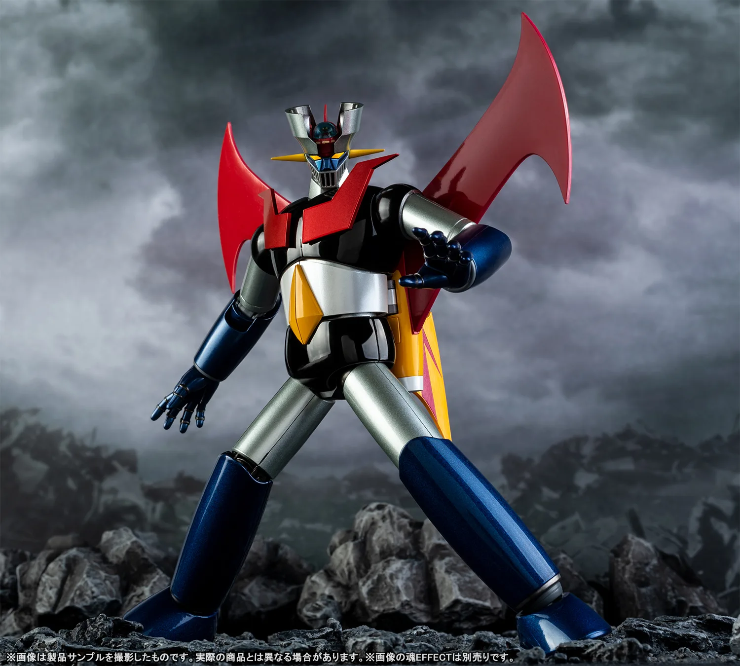 革命×進化を遂げ続けるくろがねの城！12/29発売「超合金魂 GX-105